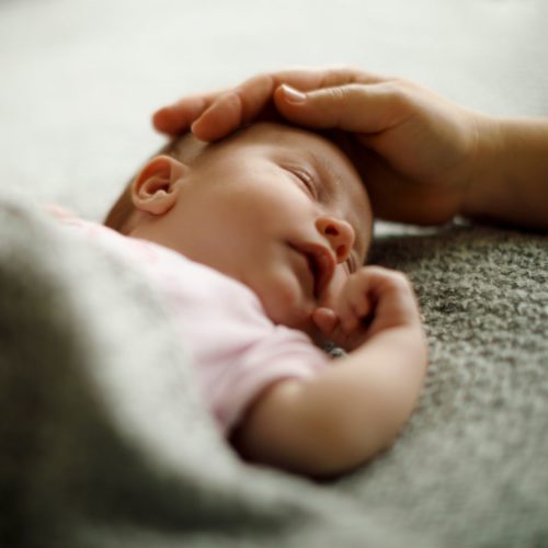 Ostéopathie bébé Petite-Patrie — approche douce pour nourrisson